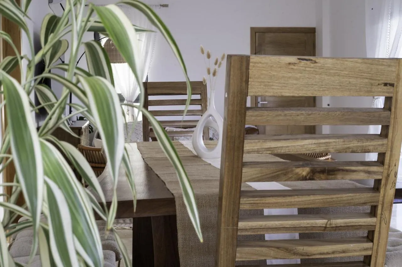 New Beachfront Penthouse لاس تاريناس