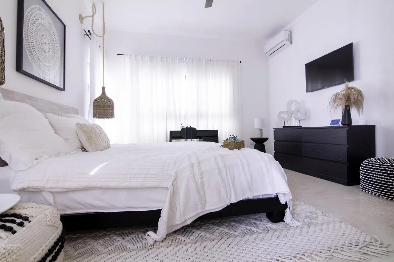 New Beachfront Penthouse لاس تاريناس